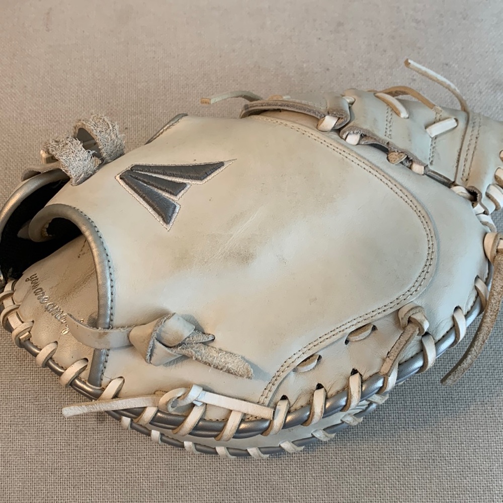 Easton 2022 Jen Schro catchers fast pitch Glove “My Why”